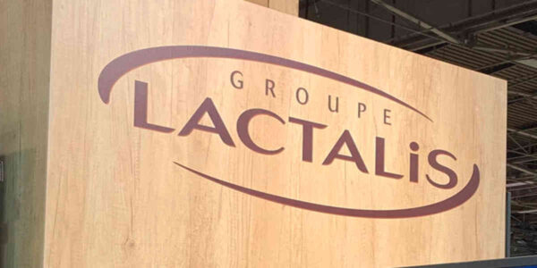 Salariés et ex-salariés accusent le géant laitier d'avoir minoré leurs comptes pendant près de 15 ans