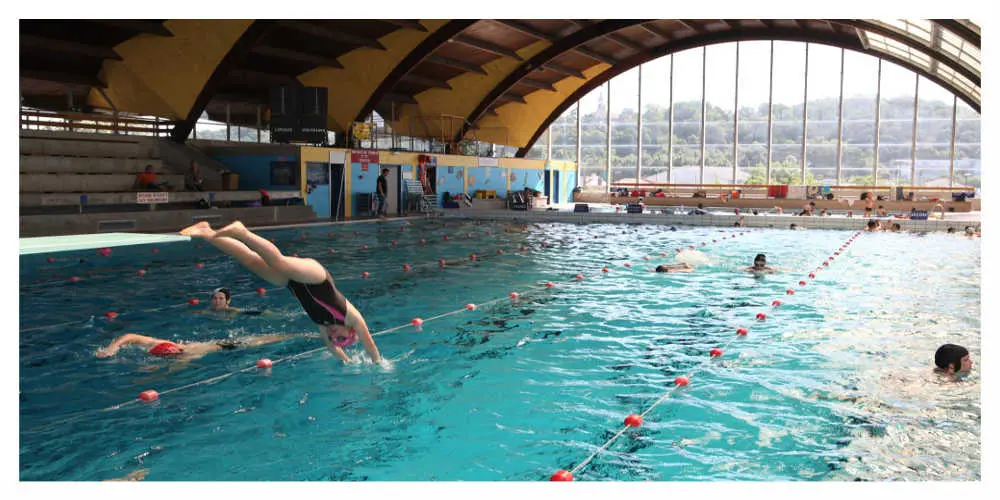 Un peu trop d'urine dans les bassins des piscines publics