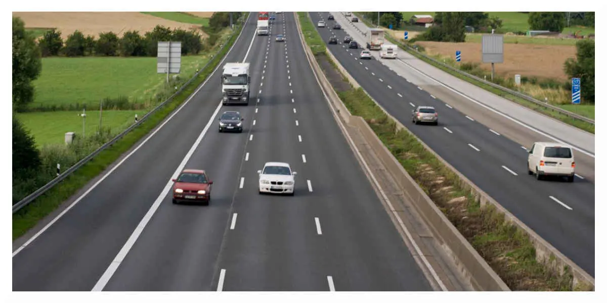 Ventes des autoroutes : un rapport du Sénat pointe le manque à gagner pour l’État