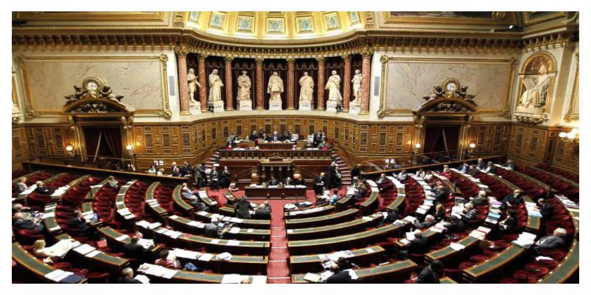 le_senat - Votre Actualité au Quotidien Bientôt, il sera possible d'activer à distance des cameras ou micros des téléphones