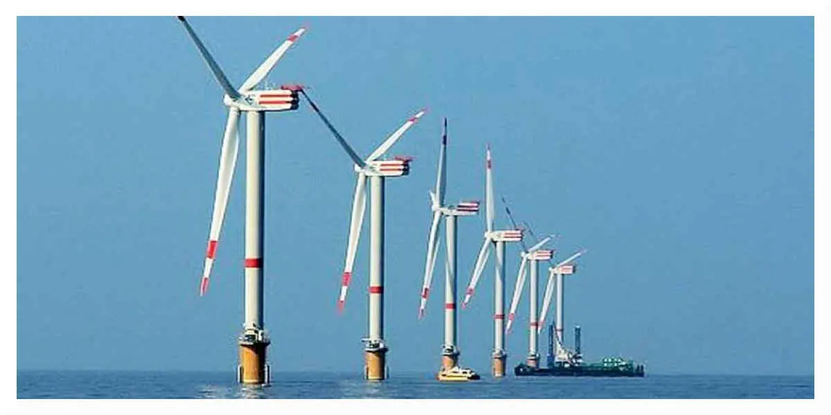 C'est au large de Saint-Nazaire que le premier parc éolien offshore de France voit le jour