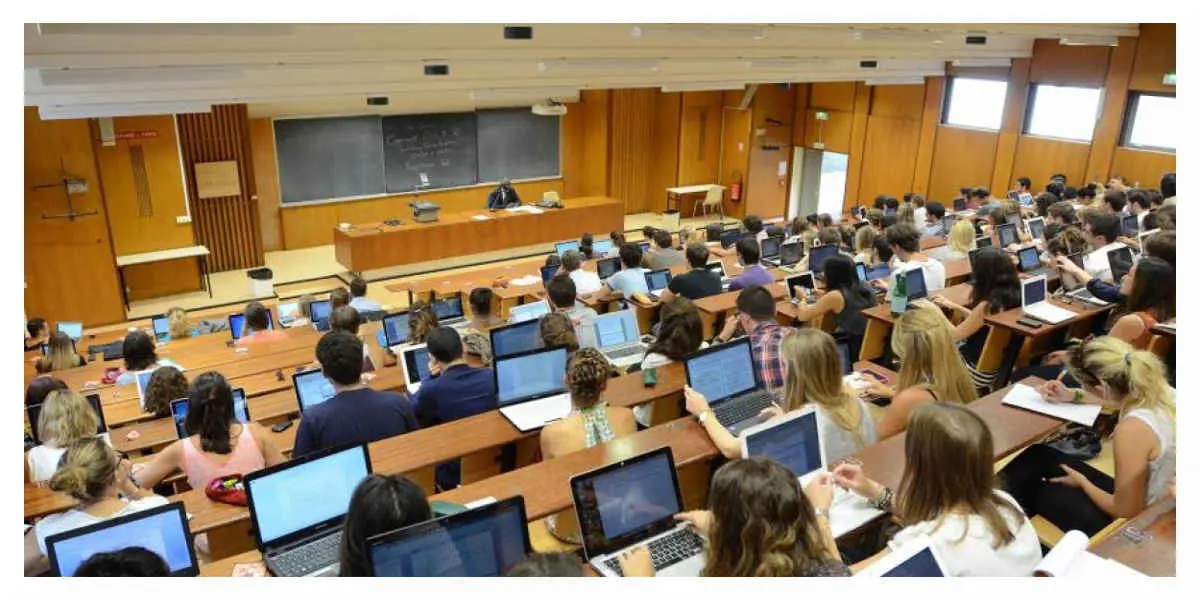 Pour le le Snesup-FSU, quatre universités sur cinq risquent de terminer l'année en déficit