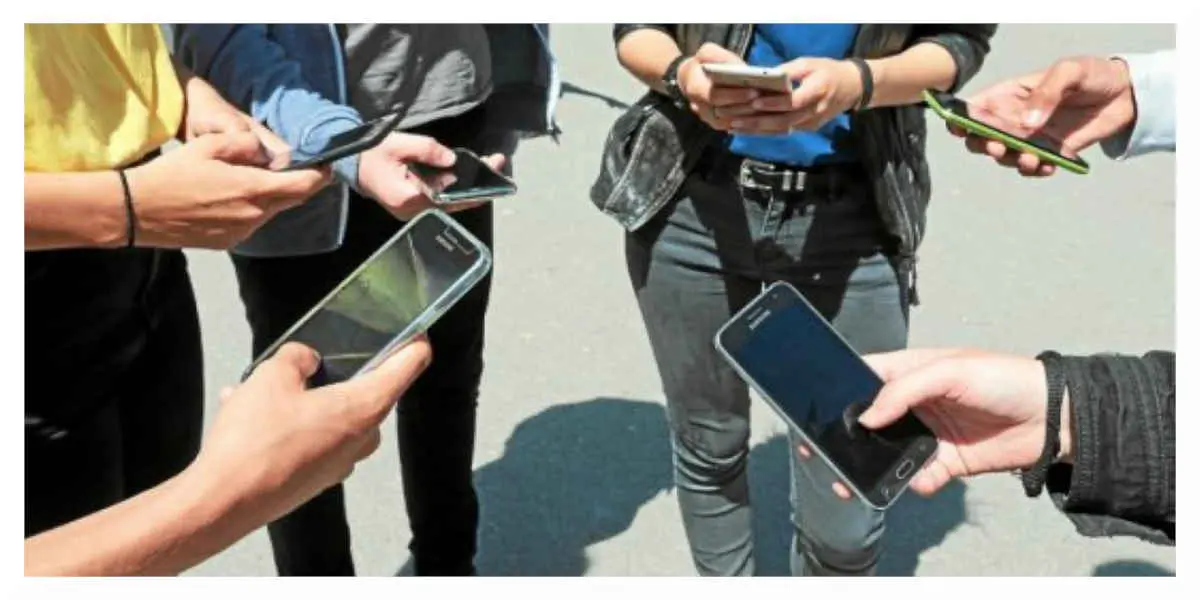 image d - Votre Actualité au Quotidien'illustration Les SMS ont de moins en moins la cote pour le nouvel an