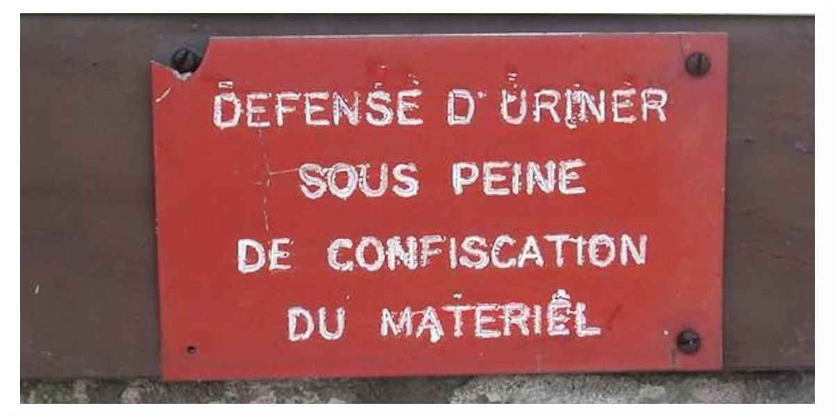 Les écrans publicitaires nous suivent jusque dans les urinoirs