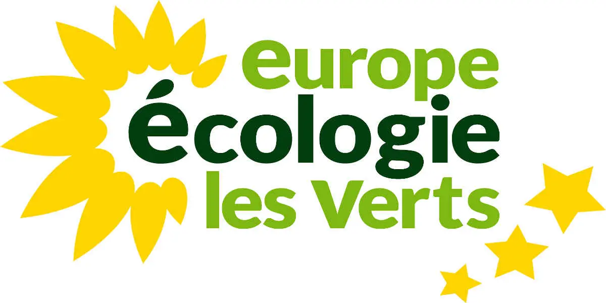 La maire EELV de Poitiers choque avec cette déclaration sur l'aviation