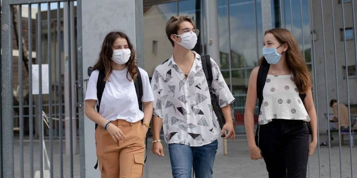 Covid-19 : on vous explique pourquoi l'OMS ne croit pas à l'immunité collective