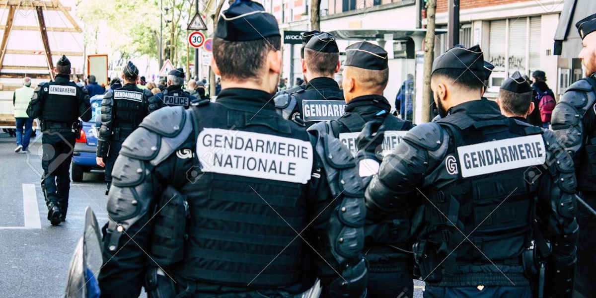 Les gendarmes s'équipent chez les trafiquants de drogue