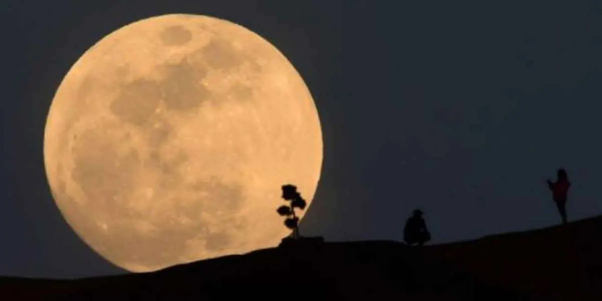 Une astronaute, pour la première fois, va être envoyée sur la Lune en 2024