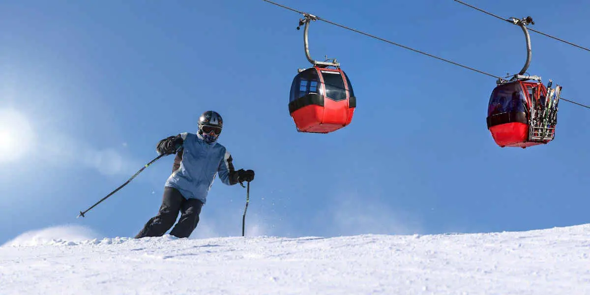 - Votre Actualité au Quotidien Les skieurs revenant de Suisse et d'Espagne peuvent être soumis a une quatorzaine