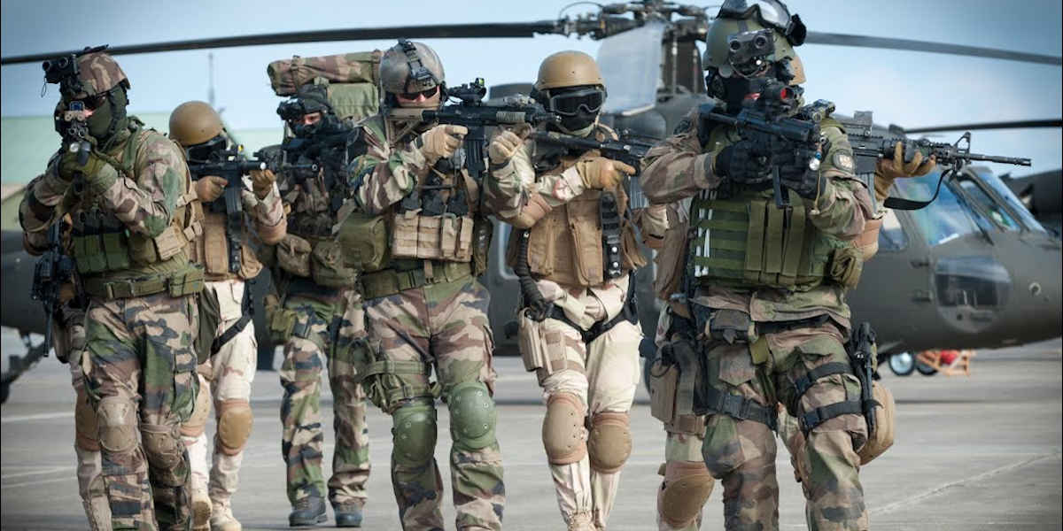 Emmanuel Macron envisage une réduction des effectifs français au Sahel