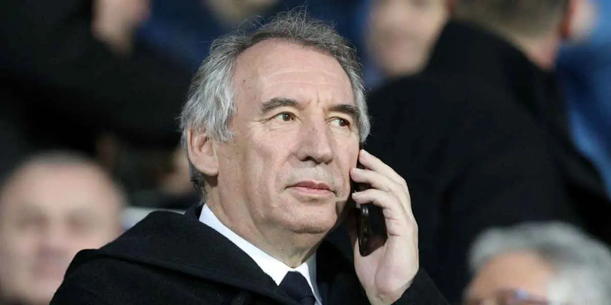 Bayrou - Votre Actualité au Quotidien François Bayrou, dénonce