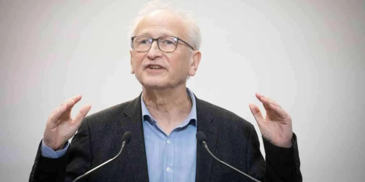 Alain Fischer - Votre Actualité au Quotidien Quel délai entre 2 doses de vaccin... 6 mois ?
