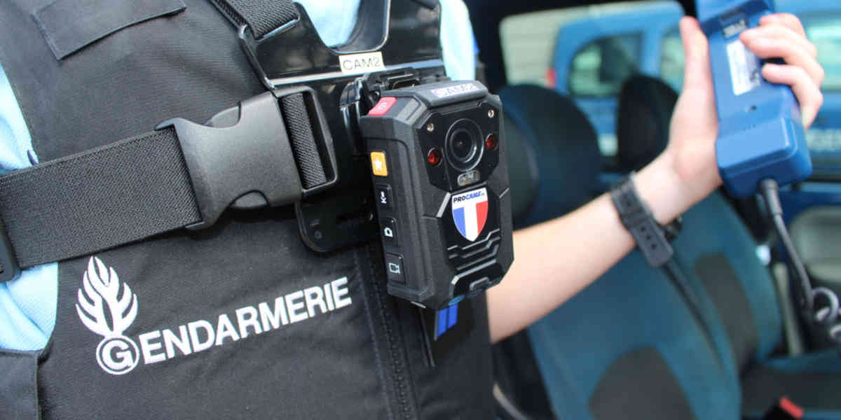 Les nouvelles caméras-piétons pour les policiers et gendarmes