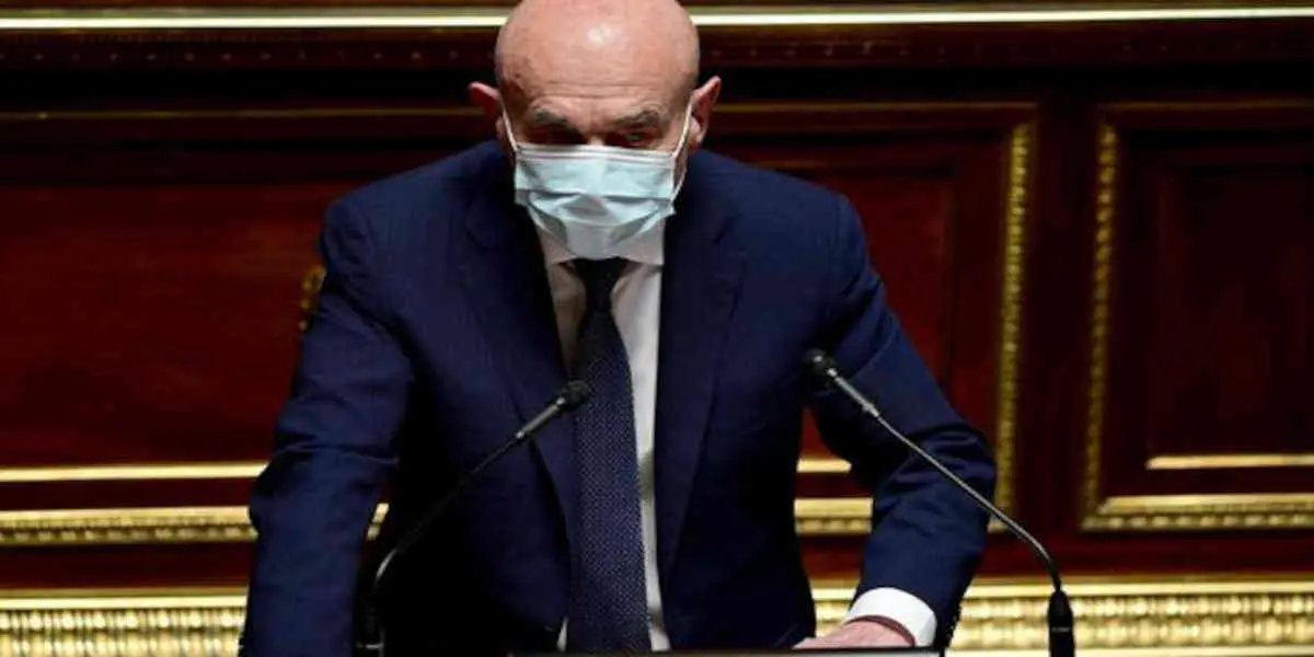 Claude Malhuret - Votre Actualité au Quotidien Claude Malhuret : Nous sommes passés de Socrate à Francis Lalanne