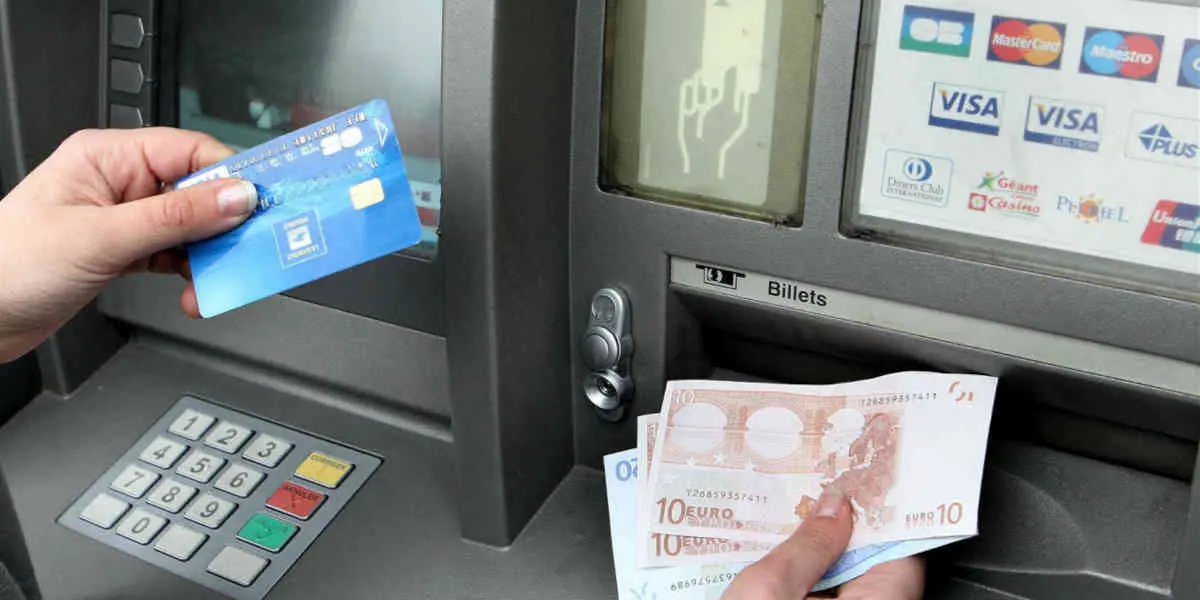 Les banques françaises prêtes à mutualiser leurs distributeurs de billets