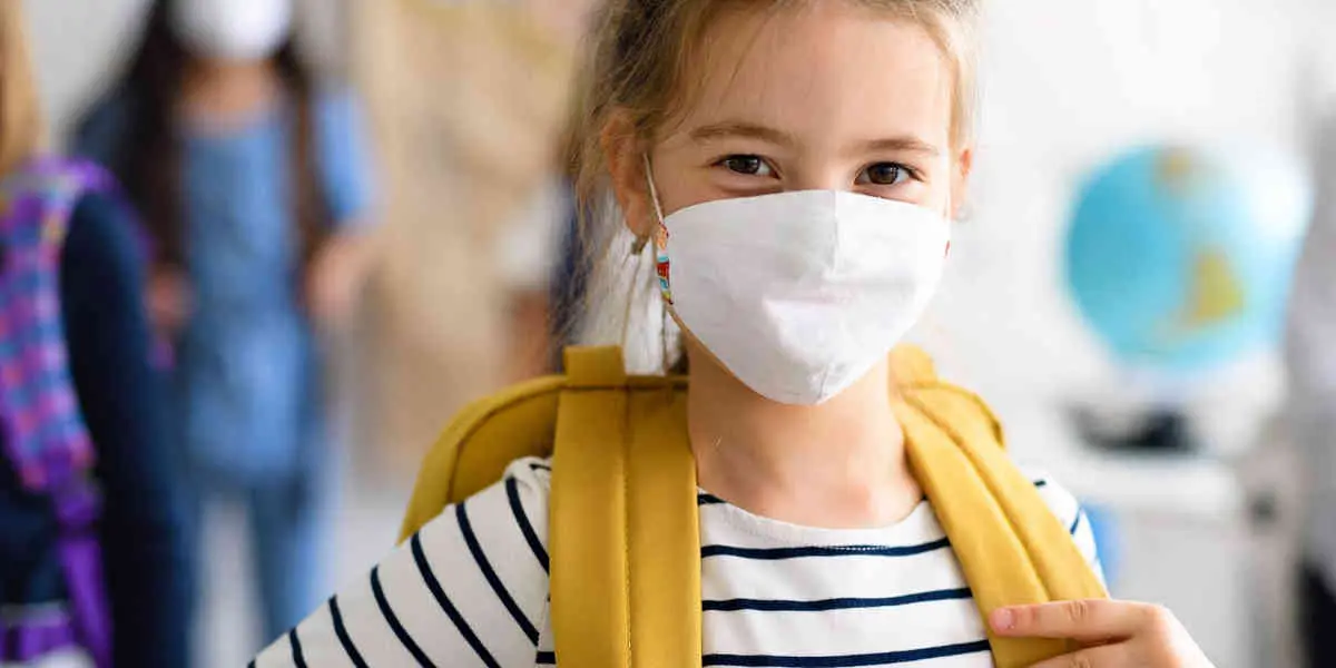Covid-19 : Certains établissements scolaires incitent leurs élèves à remettre le masque
