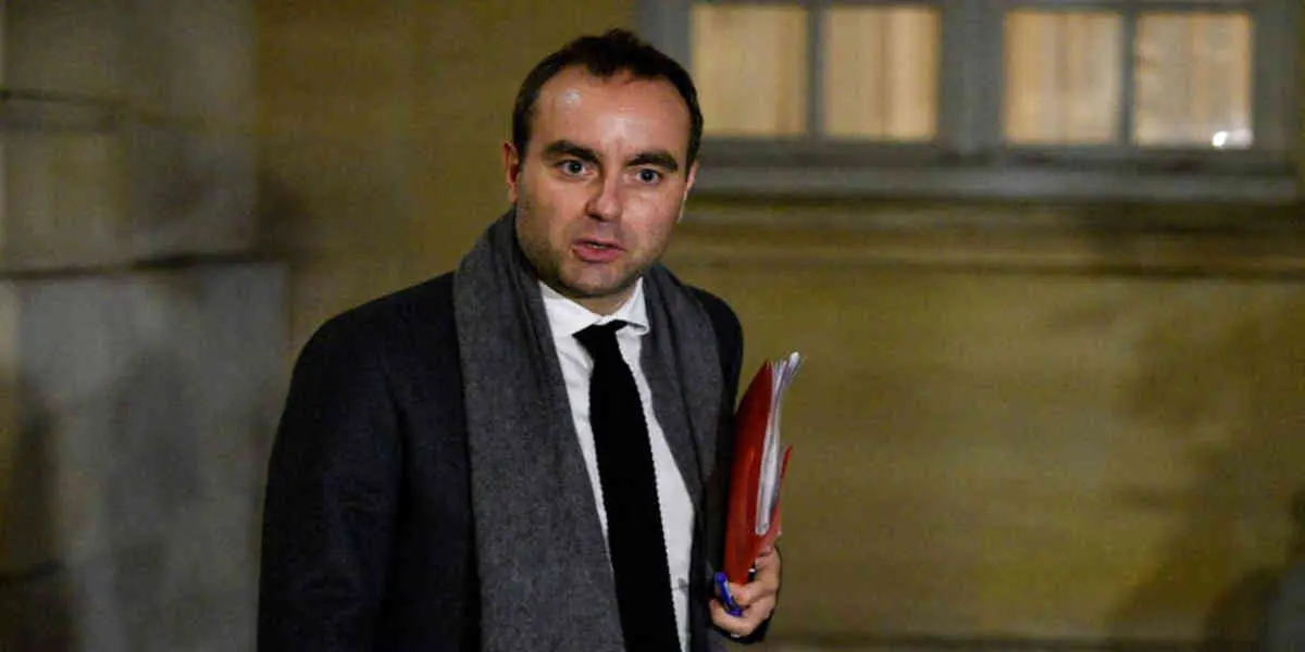 Le ministre des Armées souhaite la constitution de stocks d'armes en France et en Europe