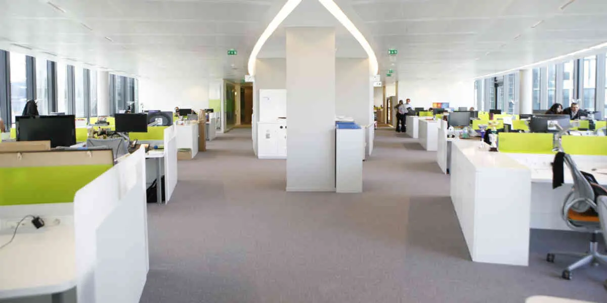- Votre Actualité au Quotidien Les nuisances sonores, frein à la concentration des salariés