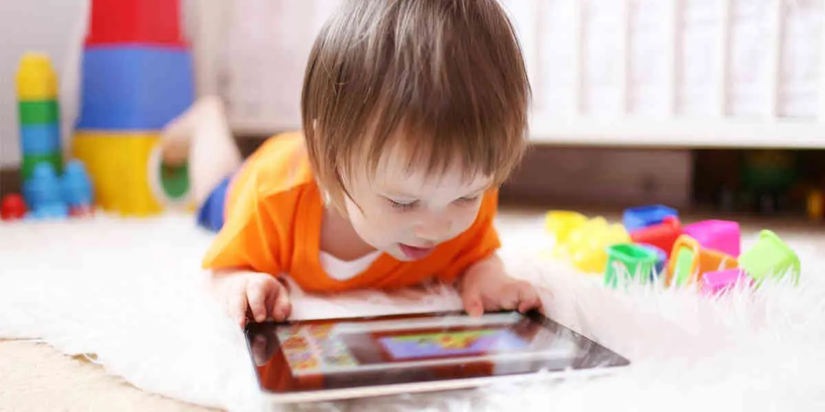 - Votre Actualité au Quotidien Les écrans seront formellement interdits pour les jeunes enfants dans les lieux d'accueil