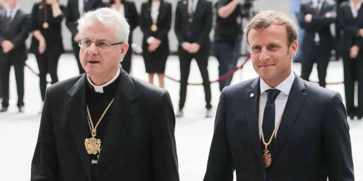 Joan Enric Vives et Emmanuel Macron l’IVG est illégale en Andorre, pays dont Emmanuel Macron est co-prince