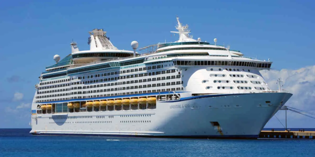 images d'illustrations Des militants bloquent des bateaux de croisière à l'entrée du port de Marseille