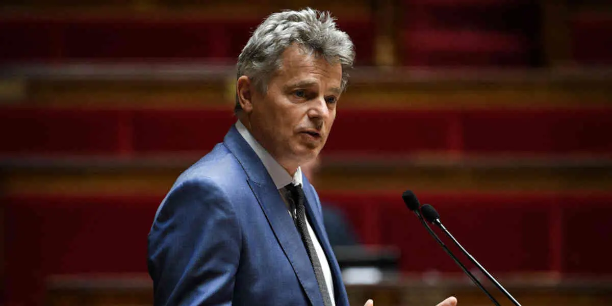 Fabien ROUSSEL Fabien Roussel est exaspéré par l'inaction de l'État