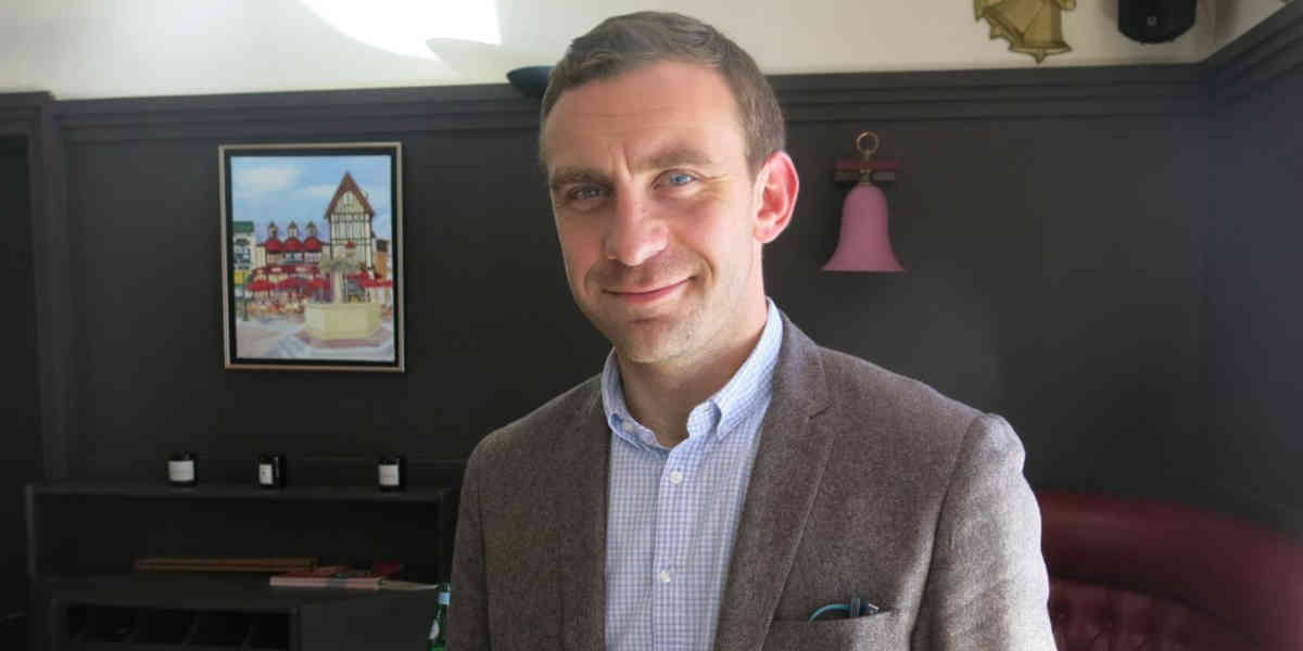 Emmanuel Macron veut rassembler les oppositions fin août