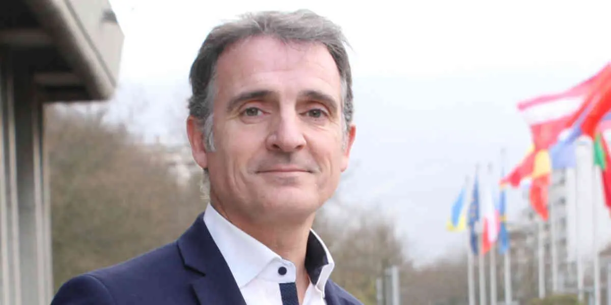 Eric PIOLLE - Votre Actualité au Quotidien Éric Piolle maire de Grenoble, demande à Emmanuel Macron