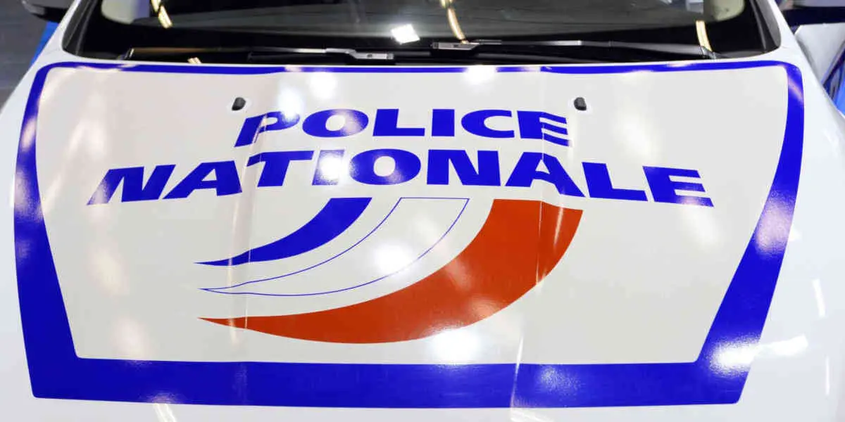 A Nice, l'adolescent de 13 ans a reconnu être l'auteur des coups de marteau qui ont tué sa mère