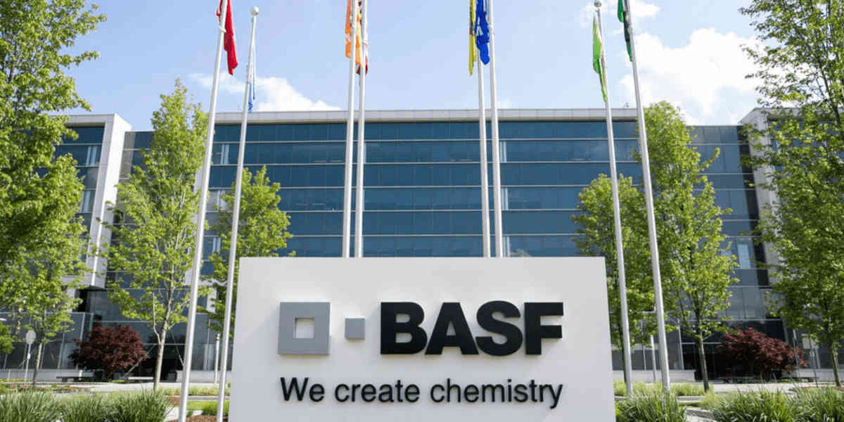 Un pesticide interdit en Europe, continue d'être produit en France