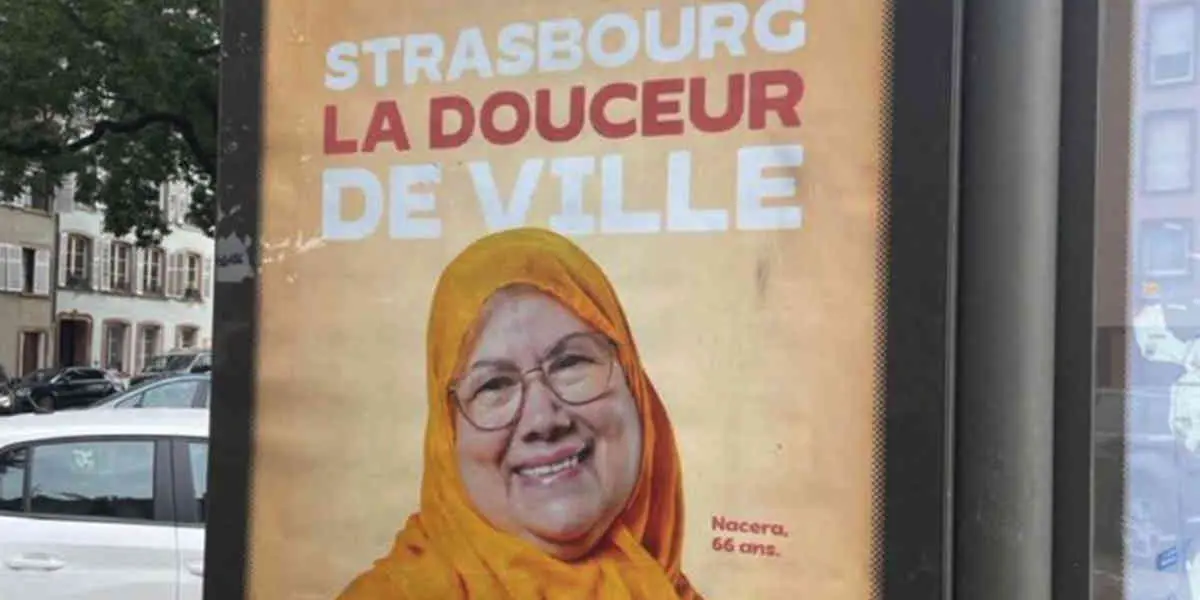 Photo d'une femme voilée sur une affiche de Strasbourg