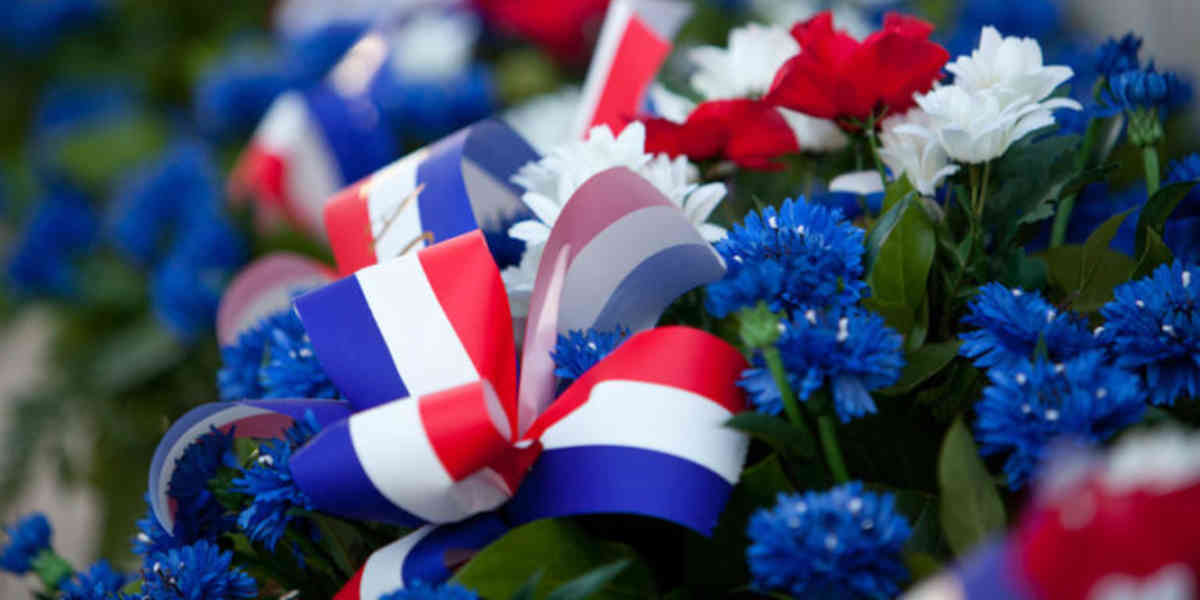 gerbe-comemorative - Votre Actualité au Quotidien Les policiers intervenus dans le Bataclan seront décorés de la Légion d'honneur