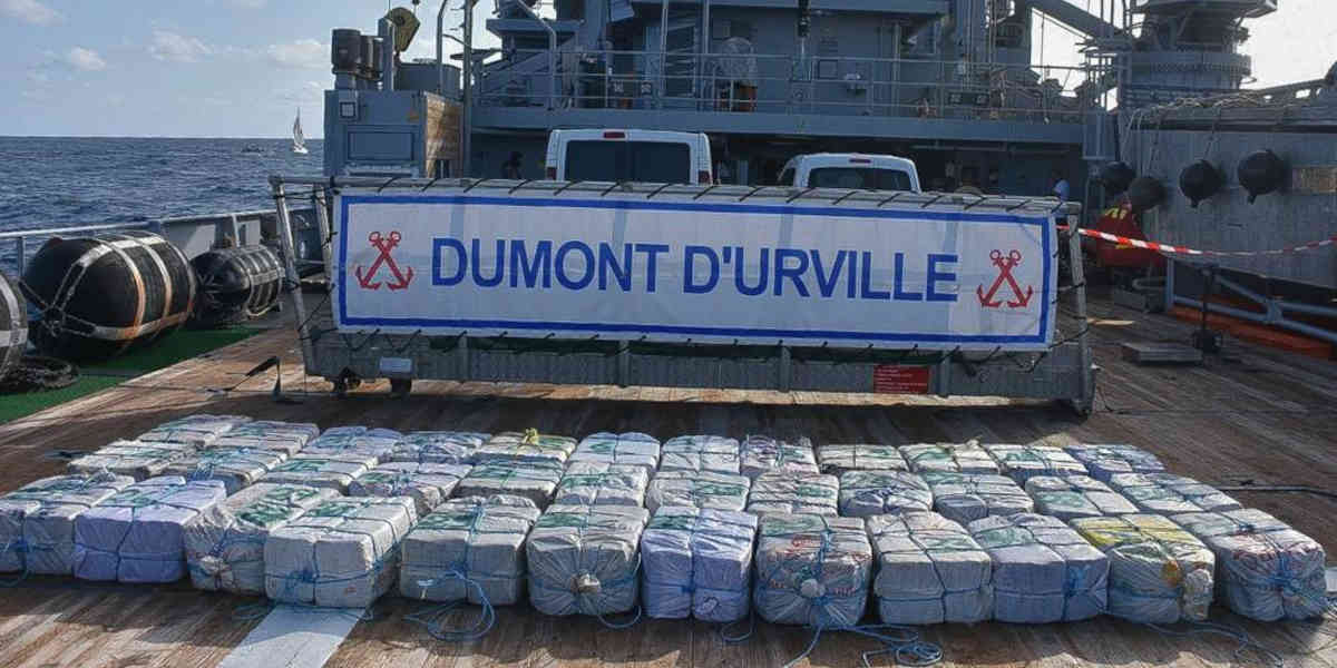 En 2025, les autorités françaises ont saisi un volume record de 81 tonnes de cocaïne, ce qui représente une augmentation de 50% par rapport à l'année précédente