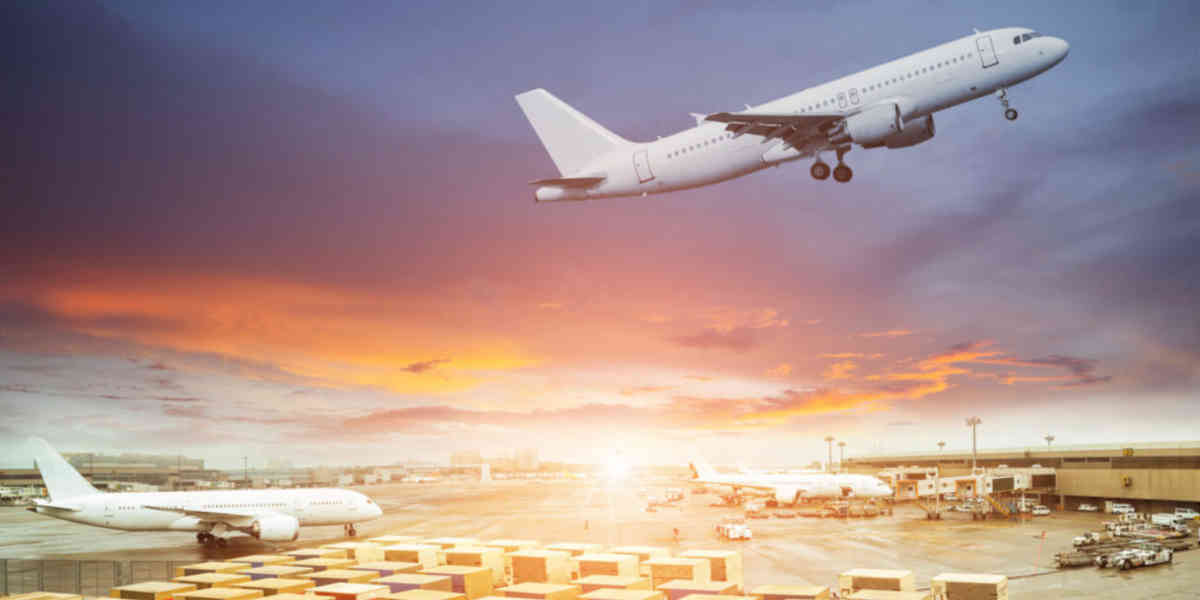 La nouvelle taxe sur les petits colis a entraîné une diminution d'environ 50 vols de fret par semaine