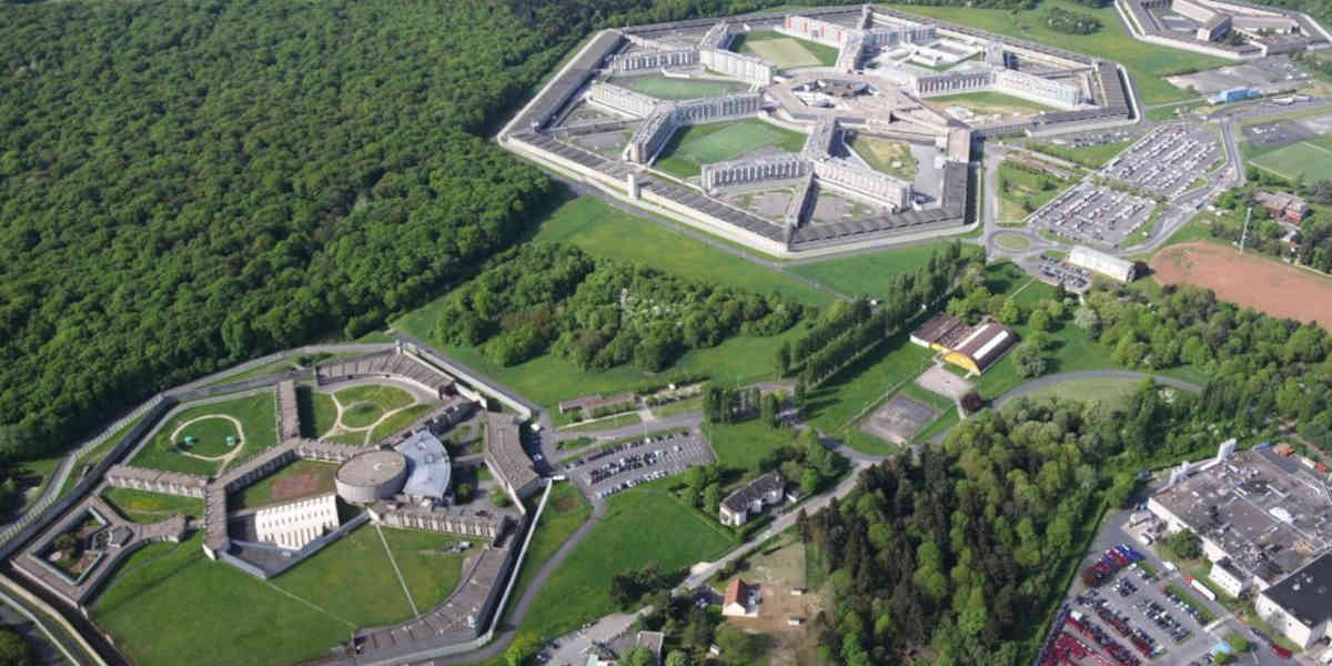 Dès la fin 2027, des procès auront lieu à la prison Fleury-Mérogis