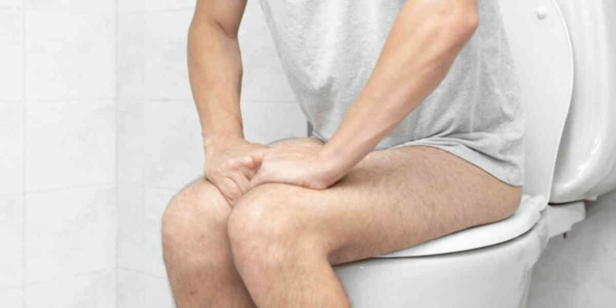 homme-urine-assis - Votre Actualité au Quotidien Les hommes devraient uriner assis