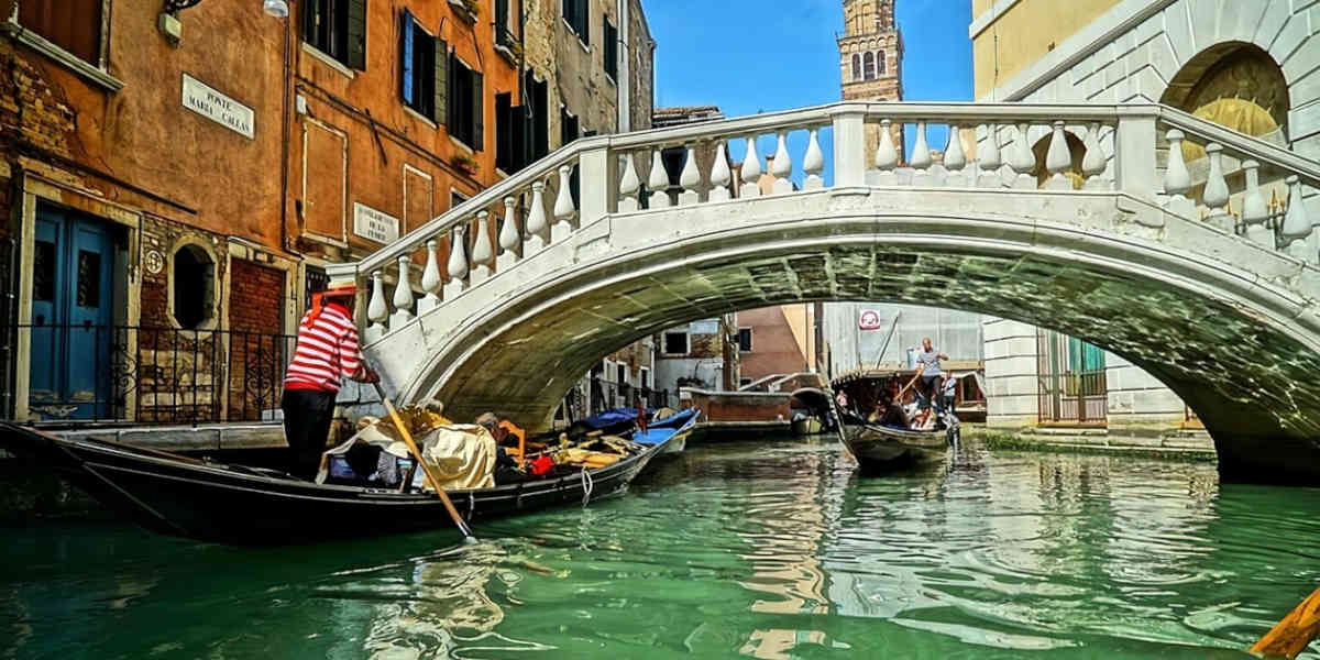 - Votre Actualité au Quotidien Surtourisme : Venise envisage de faire payer 50 euros à ses visiteurs journaliers