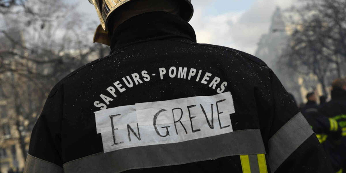 Les pompiers réclament davantage de moyens et pas seulement aériens